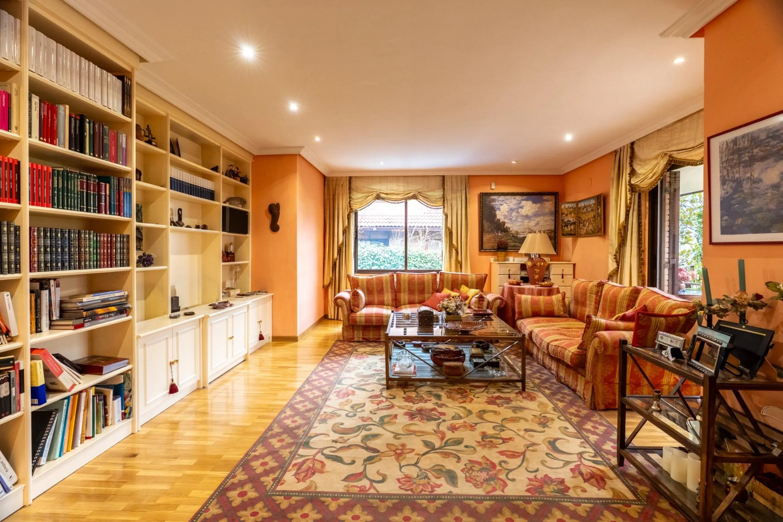 SEMI-DETACHED VILLA WITH PRIVATE POOL IN CORRALEJOS | MADRID
