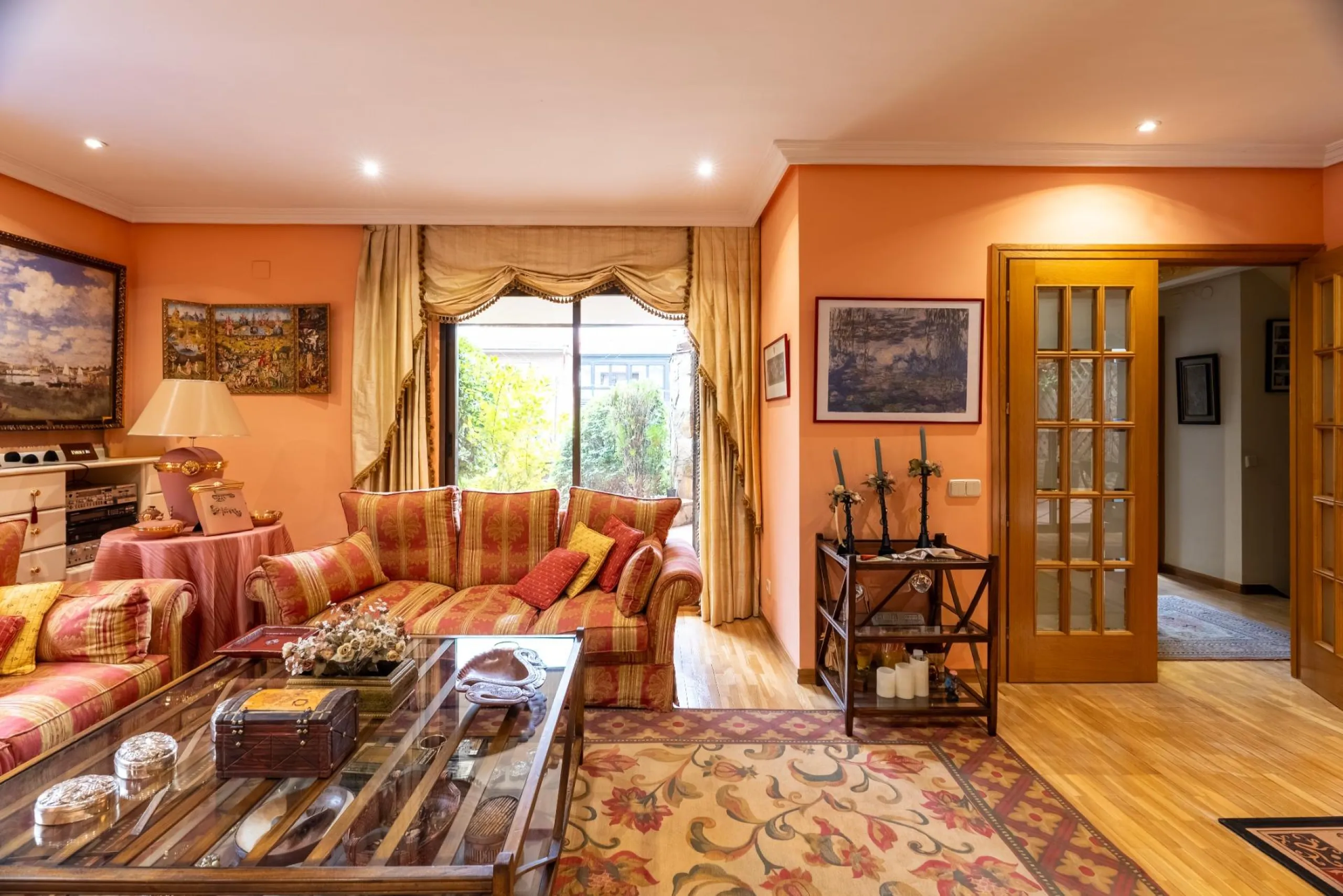 SEMI-DETACHED VILLA WITH PRIVATE POOL IN CORRALEJOS | MADRID