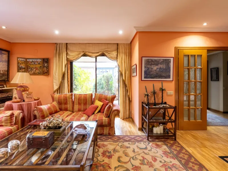 SEMI-DETACHED VILLA WITH PRIVATE POOL IN CORRALEJOS | MADRID