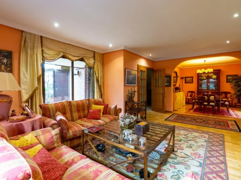 SEMI-DETACHED VILLA WITH PRIVATE POOL IN CORRALEJOS | MADRID