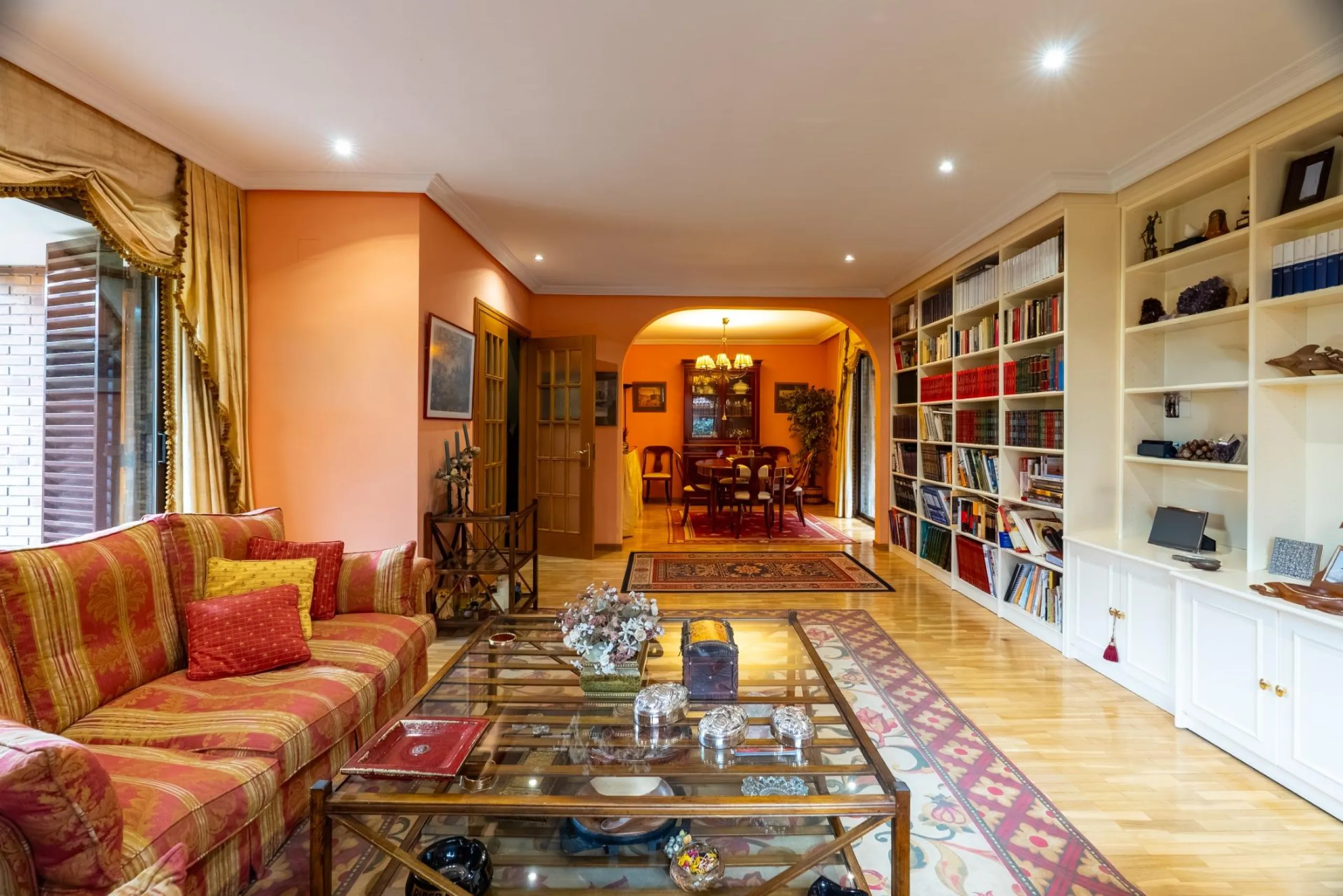 SEMI-DETACHED VILLA WITH PRIVATE POOL IN CORRALEJOS | MADRID
