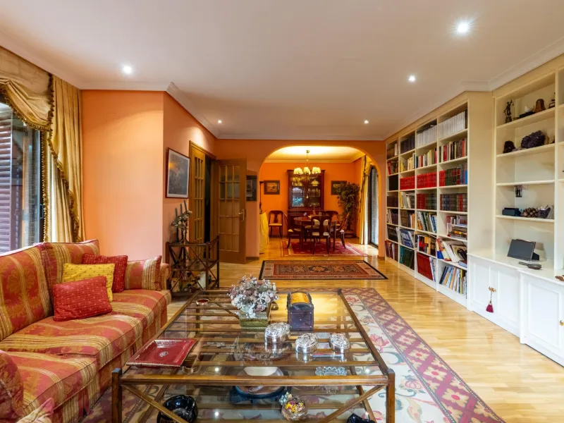 SEMI-DETACHED VILLA WITH PRIVATE POOL IN CORRALEJOS | MADRID