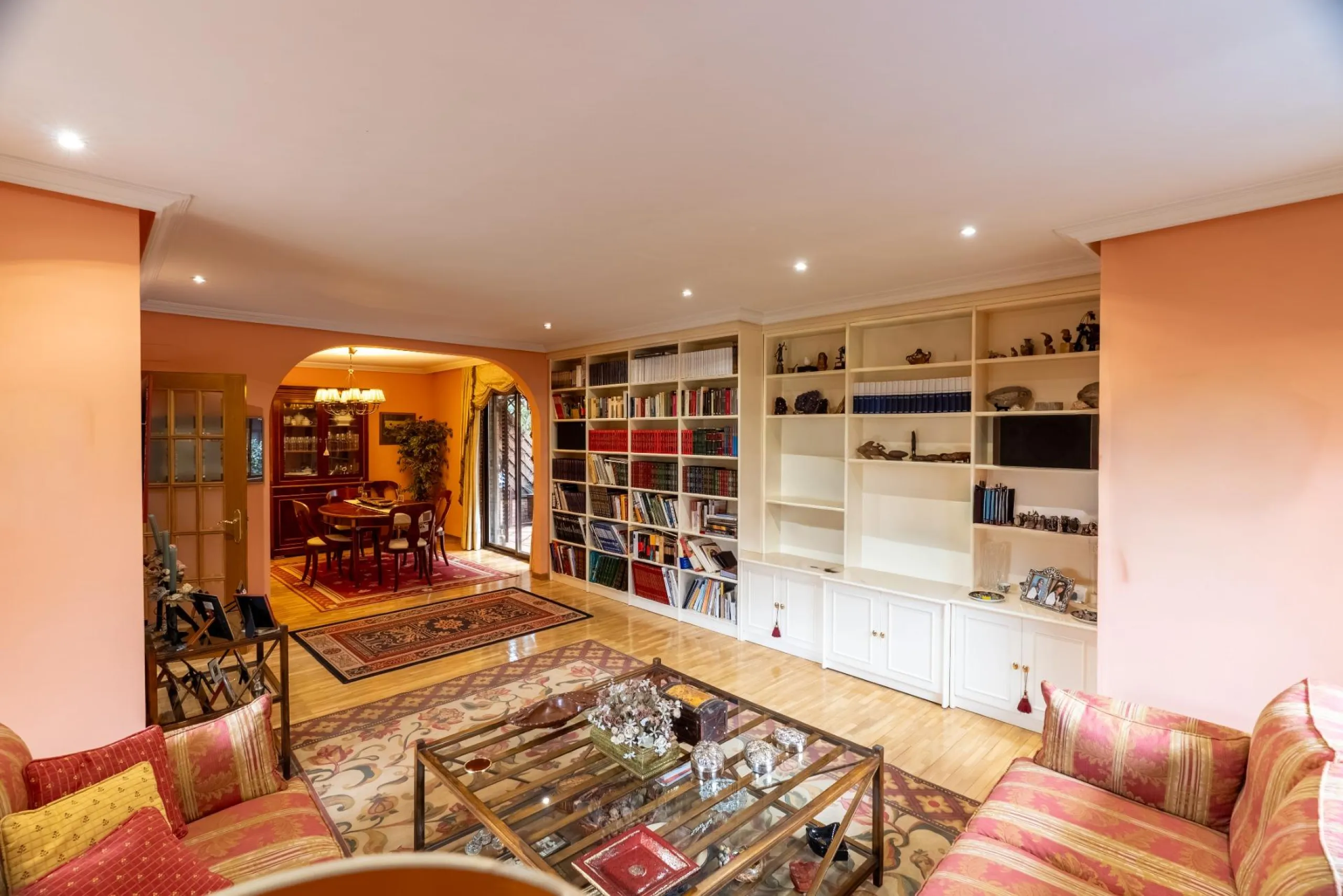 SEMI-DETACHED VILLA WITH PRIVATE POOL IN CORRALEJOS | MADRID