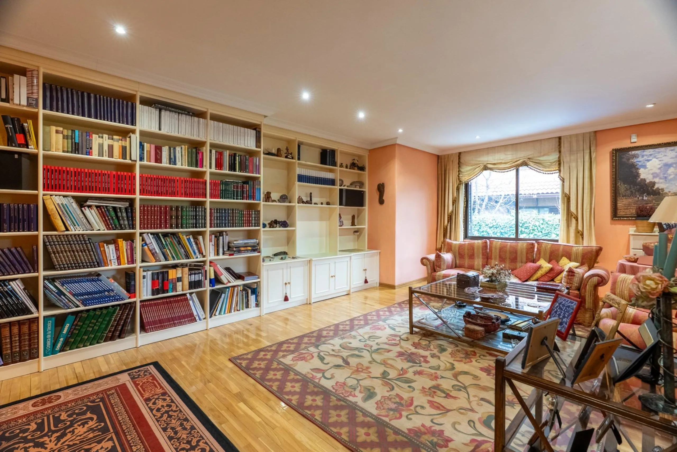 SEMI-DETACHED VILLA WITH PRIVATE POOL IN CORRALEJOS | MADRID