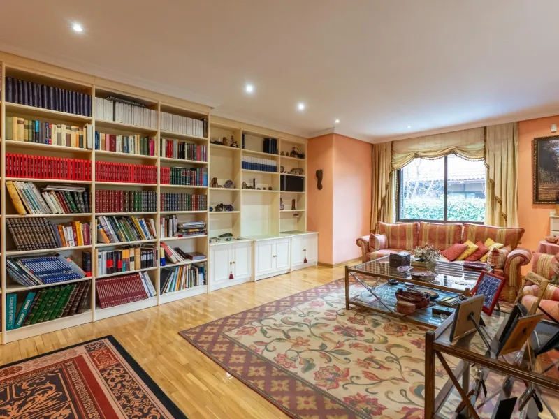 SEMI-DETACHED VILLA WITH PRIVATE POOL IN CORRALEJOS | MADRID