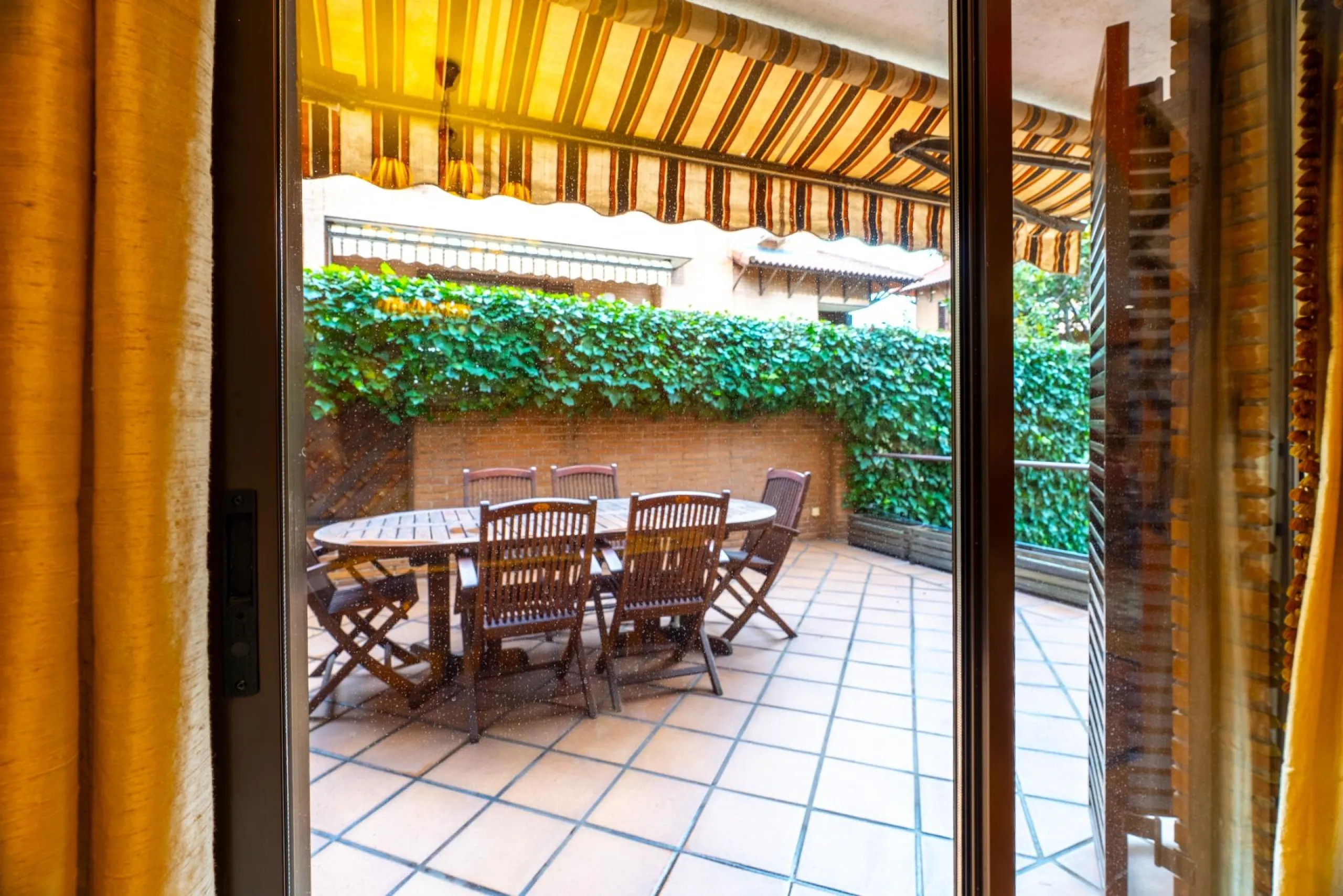 SEMI-DETACHED VILLA WITH PRIVATE POOL IN CORRALEJOS | MADRID
