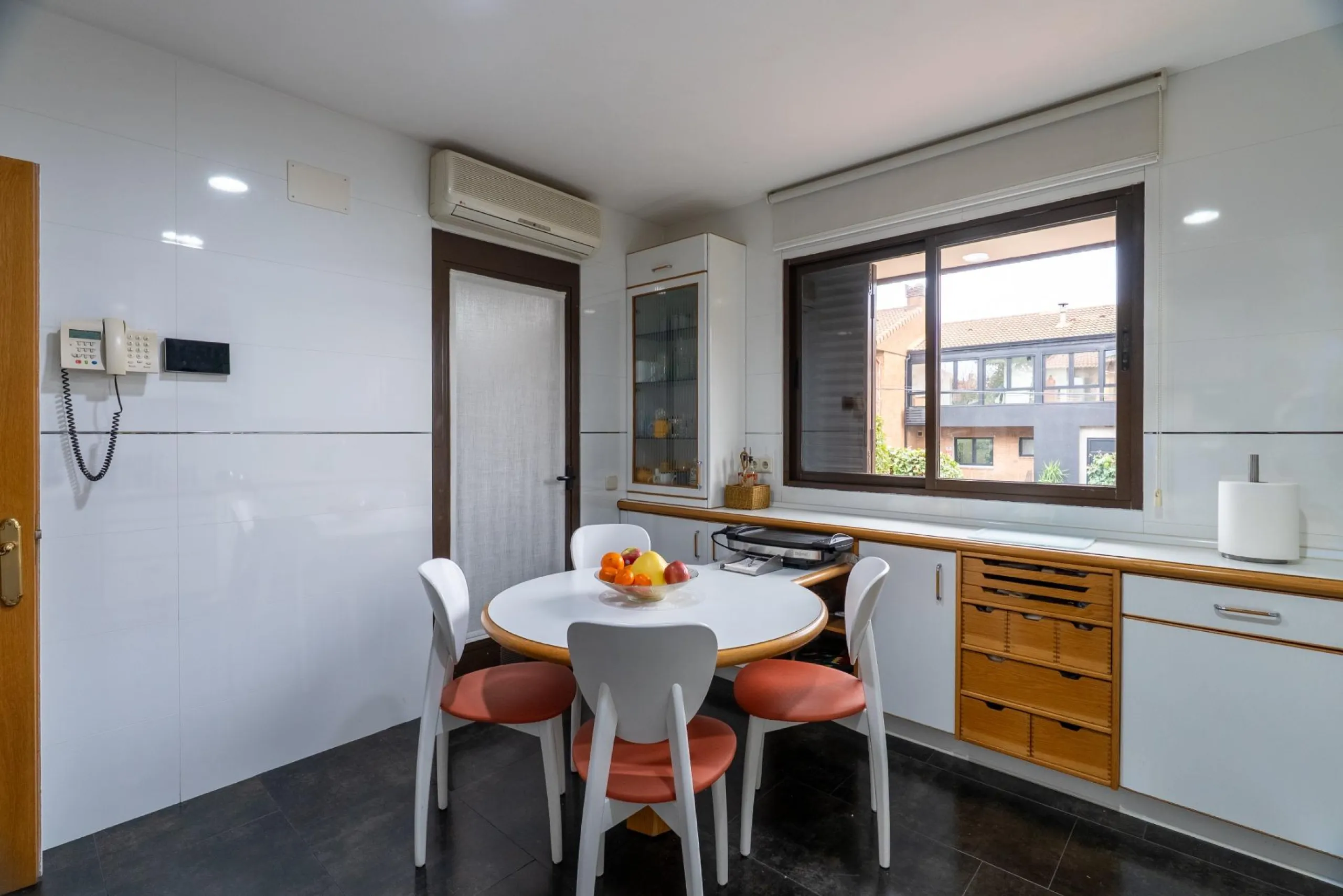SEMI-DETACHED VILLA WITH PRIVATE POOL IN CORRALEJOS | MADRID