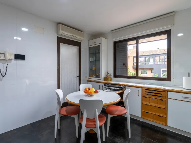 SEMI-DETACHED VILLA WITH PRIVATE POOL IN CORRALEJOS | MADRID