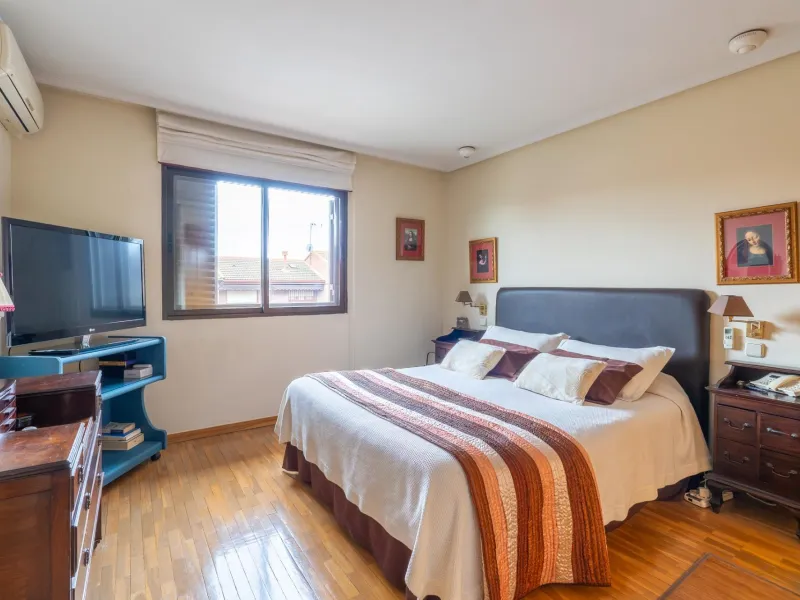 SEMI-DETACHED VILLA WITH PRIVATE POOL IN CORRALEJOS | MADRID