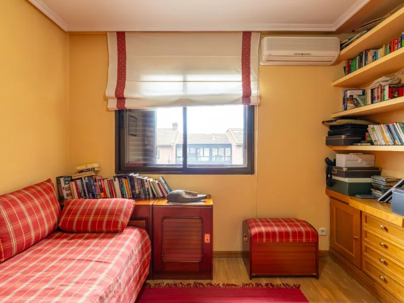 SEMI-DETACHED VILLA WITH PRIVATE POOL IN CORRALEJOS | MADRID