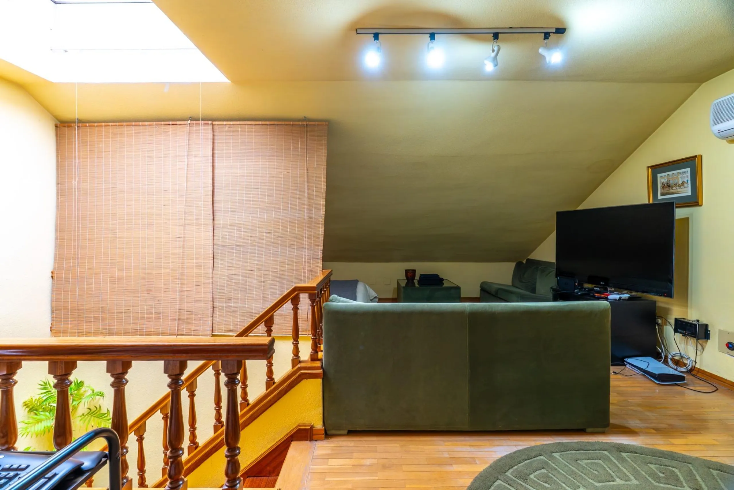 SEMI-DETACHED VILLA WITH PRIVATE POOL IN CORRALEJOS | MADRID