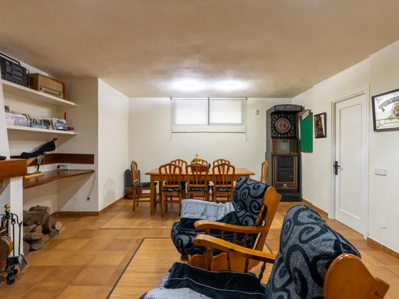 SEMI-DETACHED VILLA WITH PRIVATE POOL IN CORRALEJOS | MADRID