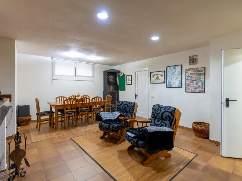 SEMI-DETACHED VILLA WITH PRIVATE POOL IN CORRALEJOS | MADRID