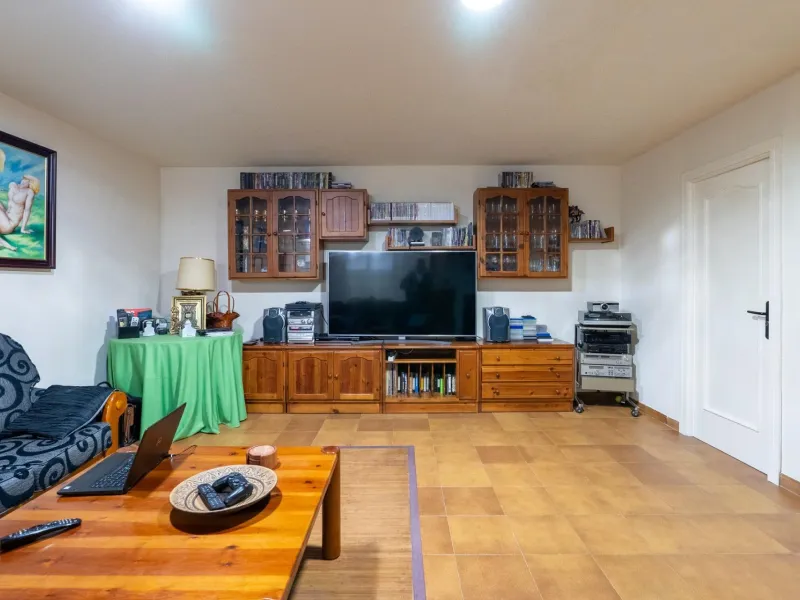 SEMI-DETACHED VILLA WITH PRIVATE POOL IN CORRALEJOS | MADRID