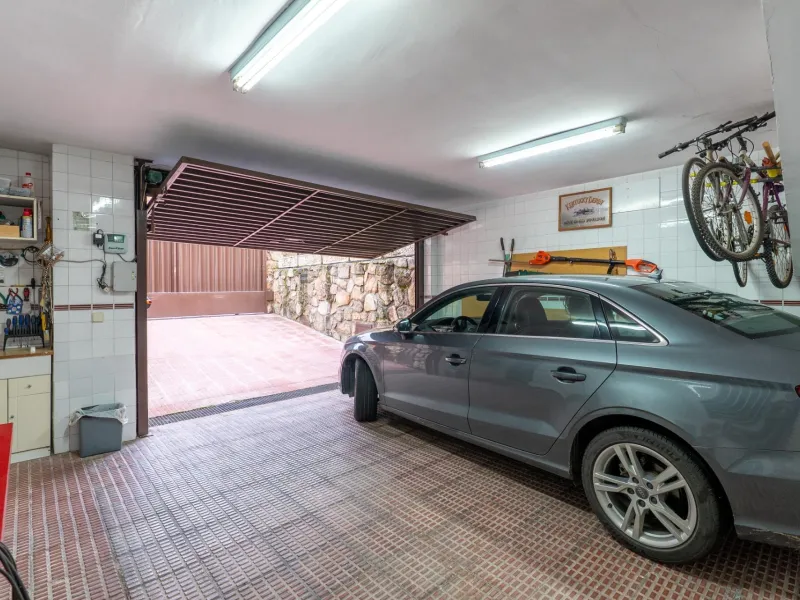 SEMI-DETACHED VILLA WITH PRIVATE POOL IN CORRALEJOS | MADRID