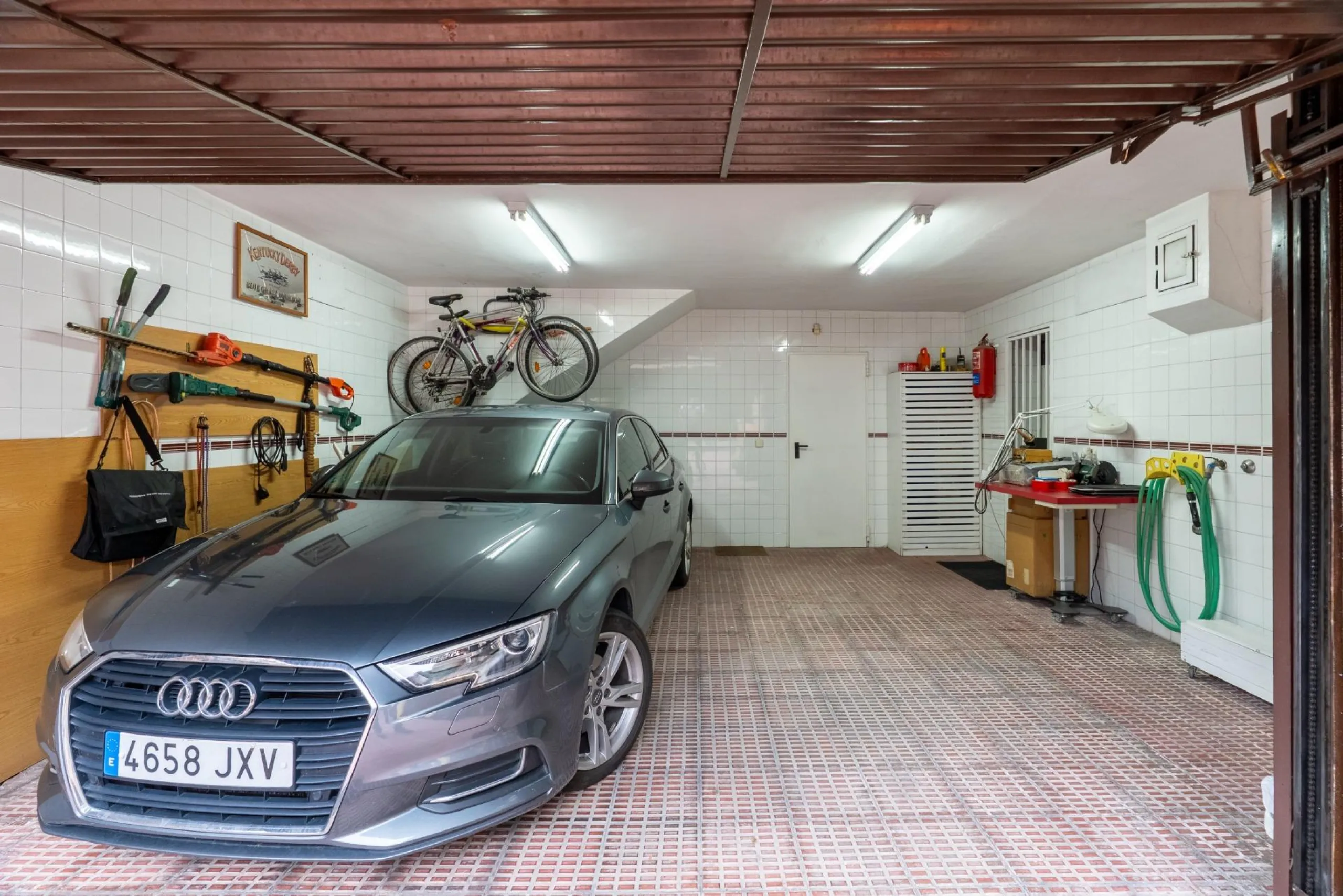 SEMI-DETACHED VILLA WITH PRIVATE POOL IN CORRALEJOS | MADRID