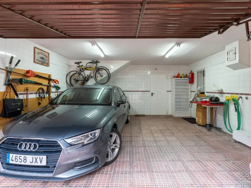 SEMI-DETACHED VILLA WITH PRIVATE POOL IN CORRALEJOS | MADRID
