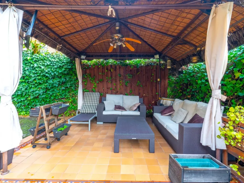 SEMI-DETACHED VILLA WITH PRIVATE POOL IN CORRALEJOS | MADRID