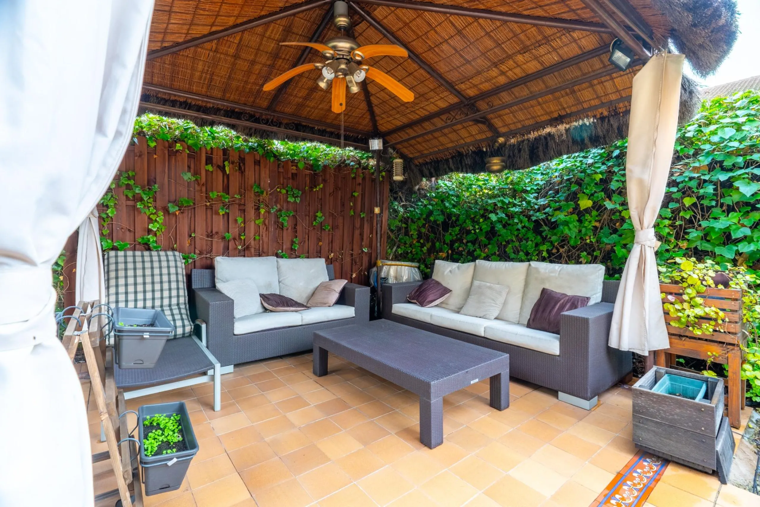 SEMI-DETACHED VILLA WITH PRIVATE POOL IN CORRALEJOS | MADRID