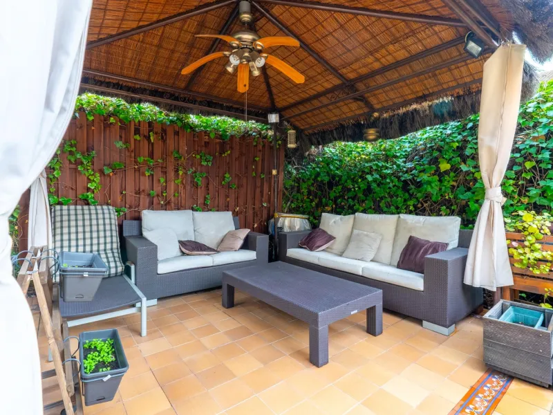 SEMI-DETACHED VILLA WITH PRIVATE POOL IN CORRALEJOS | MADRID