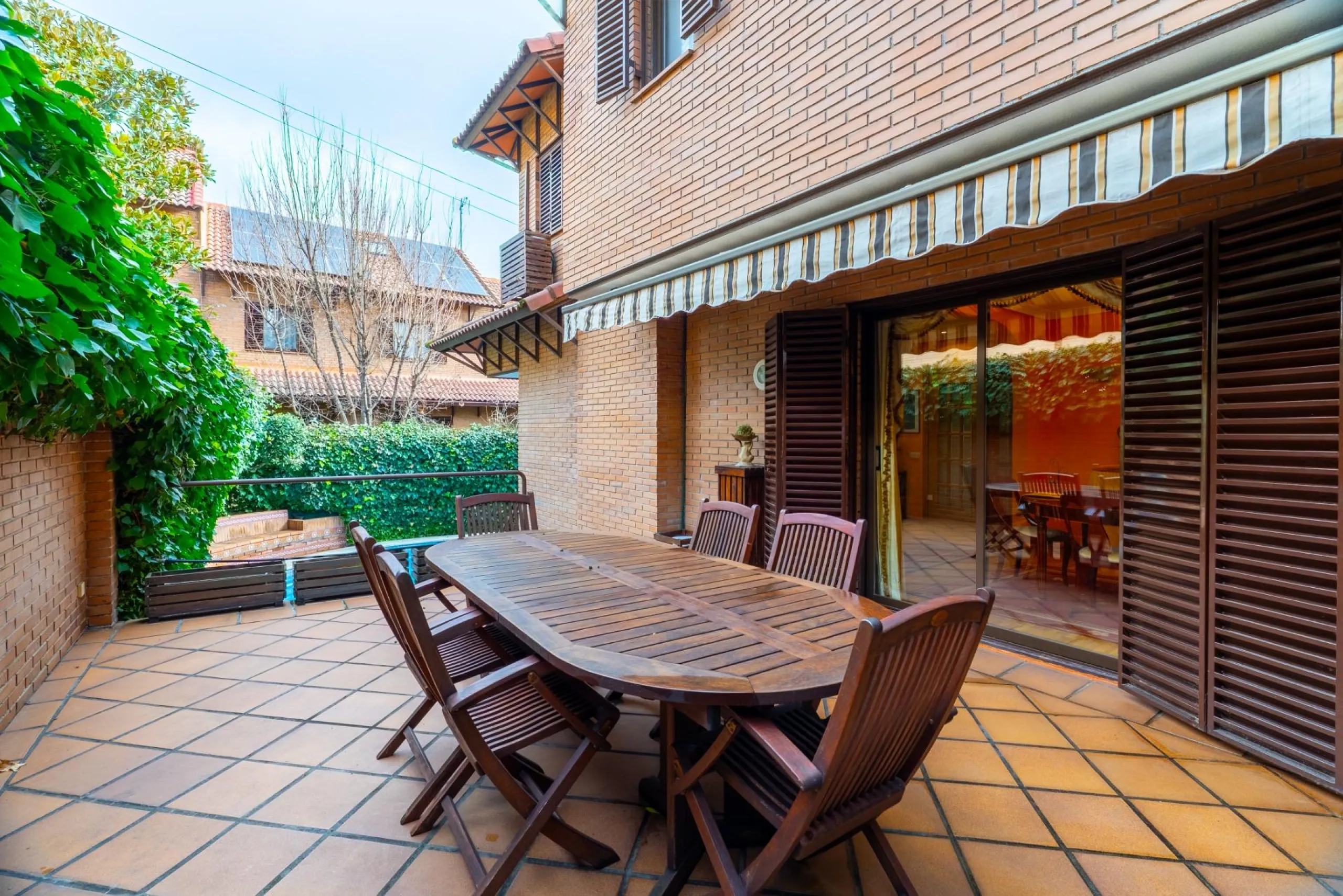 SEMI-DETACHED VILLA WITH PRIVATE POOL IN CORRALEJOS | MADRID