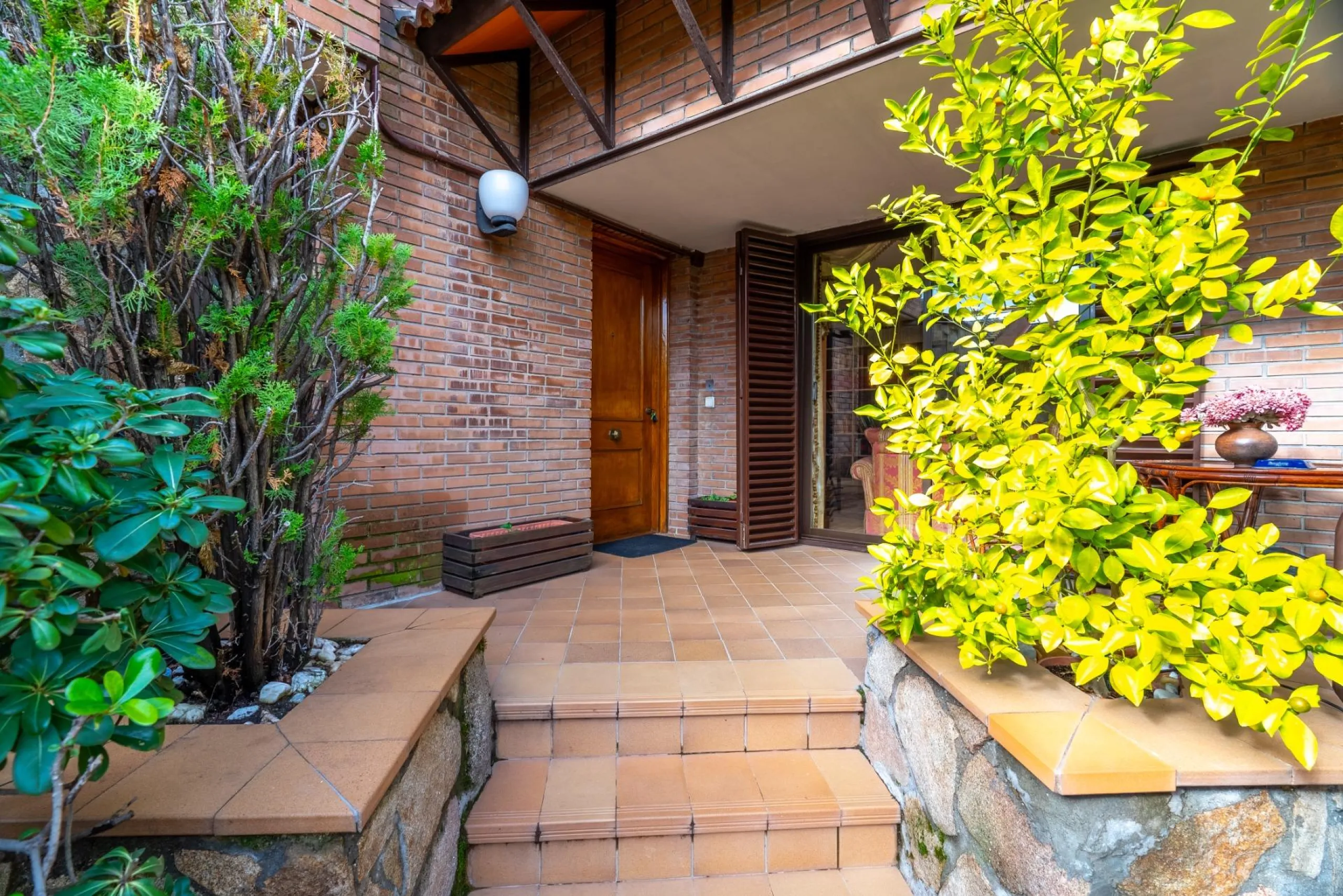 SEMI-DETACHED VILLA WITH PRIVATE POOL IN CORRALEJOS | MADRID