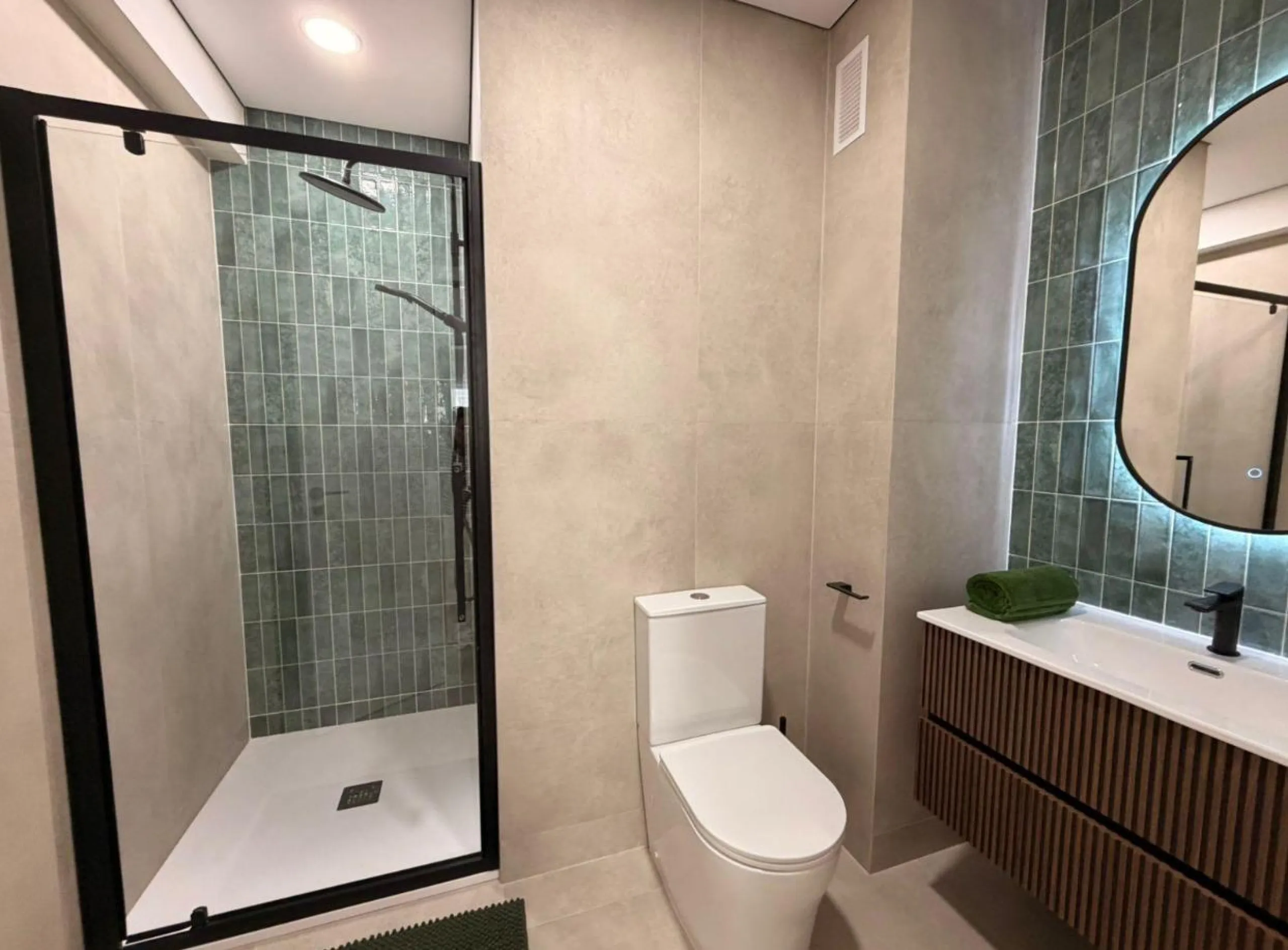 Exclusive renovated apartment just 50 meters from Los Locos Beach – Torrevieja