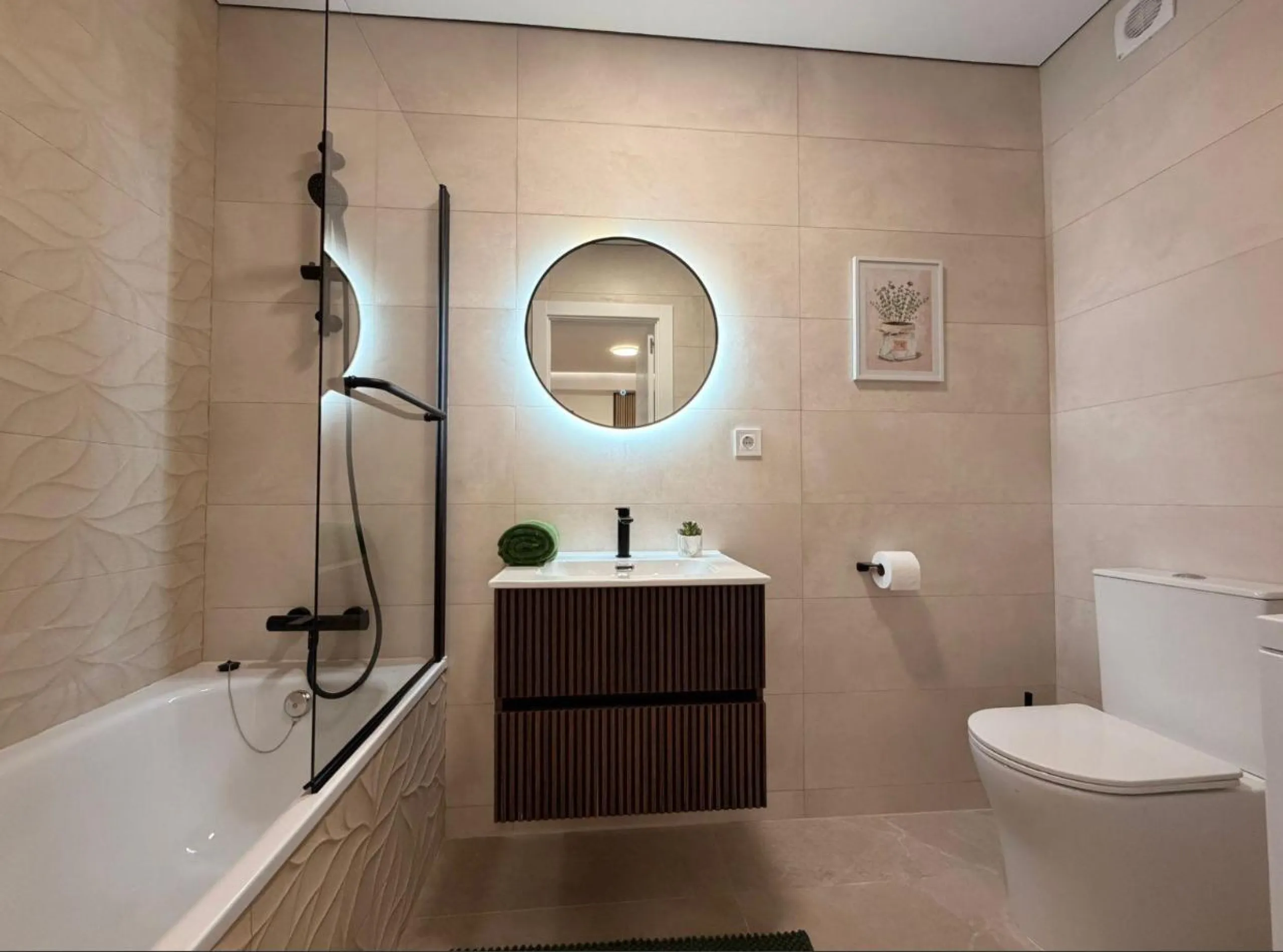 Exclusive renovated apartment just 50 meters from Los Locos Beach – Torrevieja