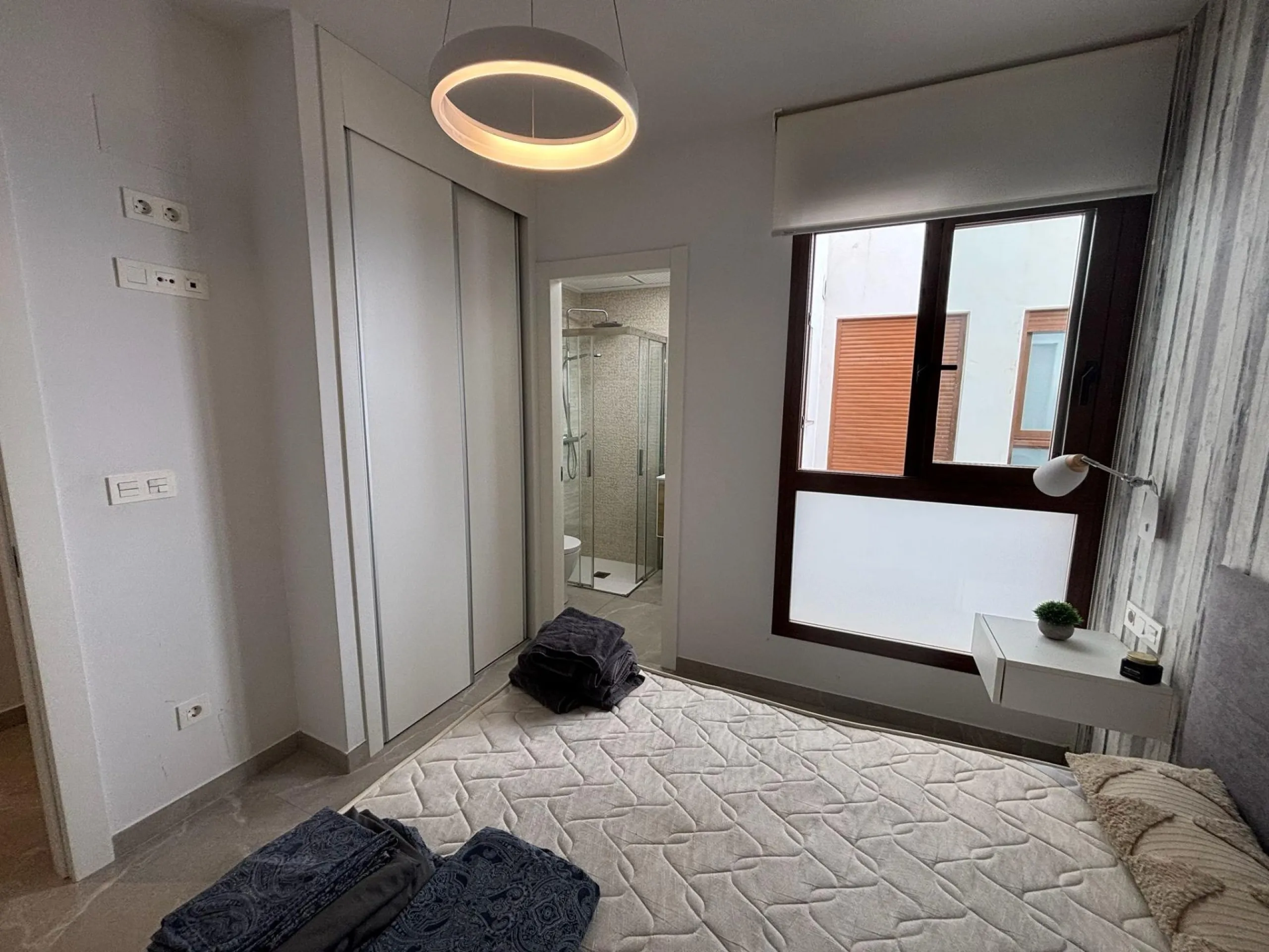 Espectacular apartamento a 100m de la playa con piscina y garaje – Calle Noruega playa Los Locos Edificio reciente