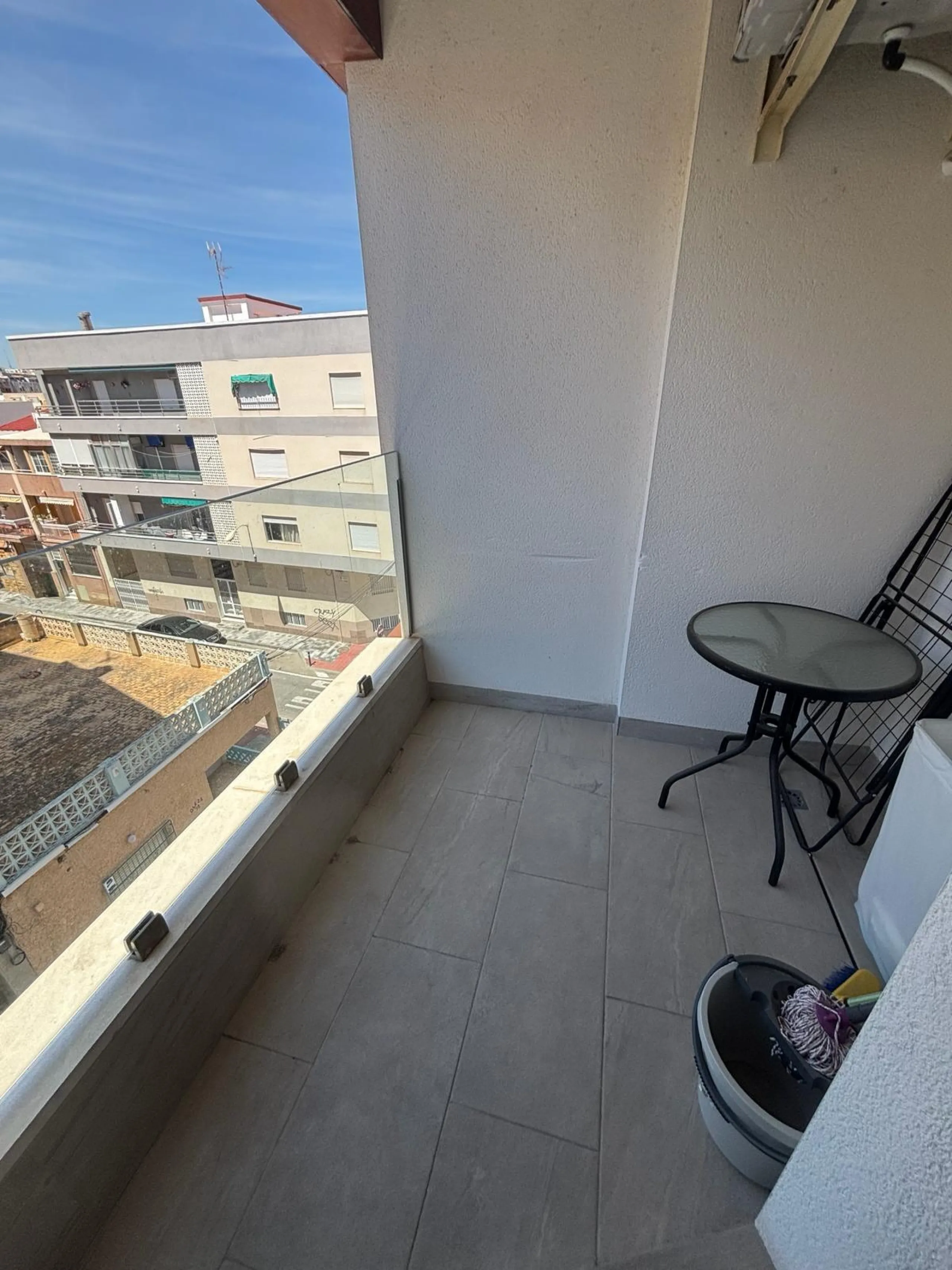 Espectacular apartamento a 100m de la playa con piscina y garaje – Calle Noruega playa Los Locos Edificio reciente