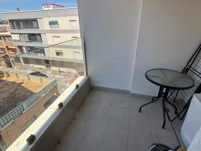 Espectacular apartamento a 100m de la playa con piscina y garaje – Calle Noruega playa Los Locos Edificio reciente