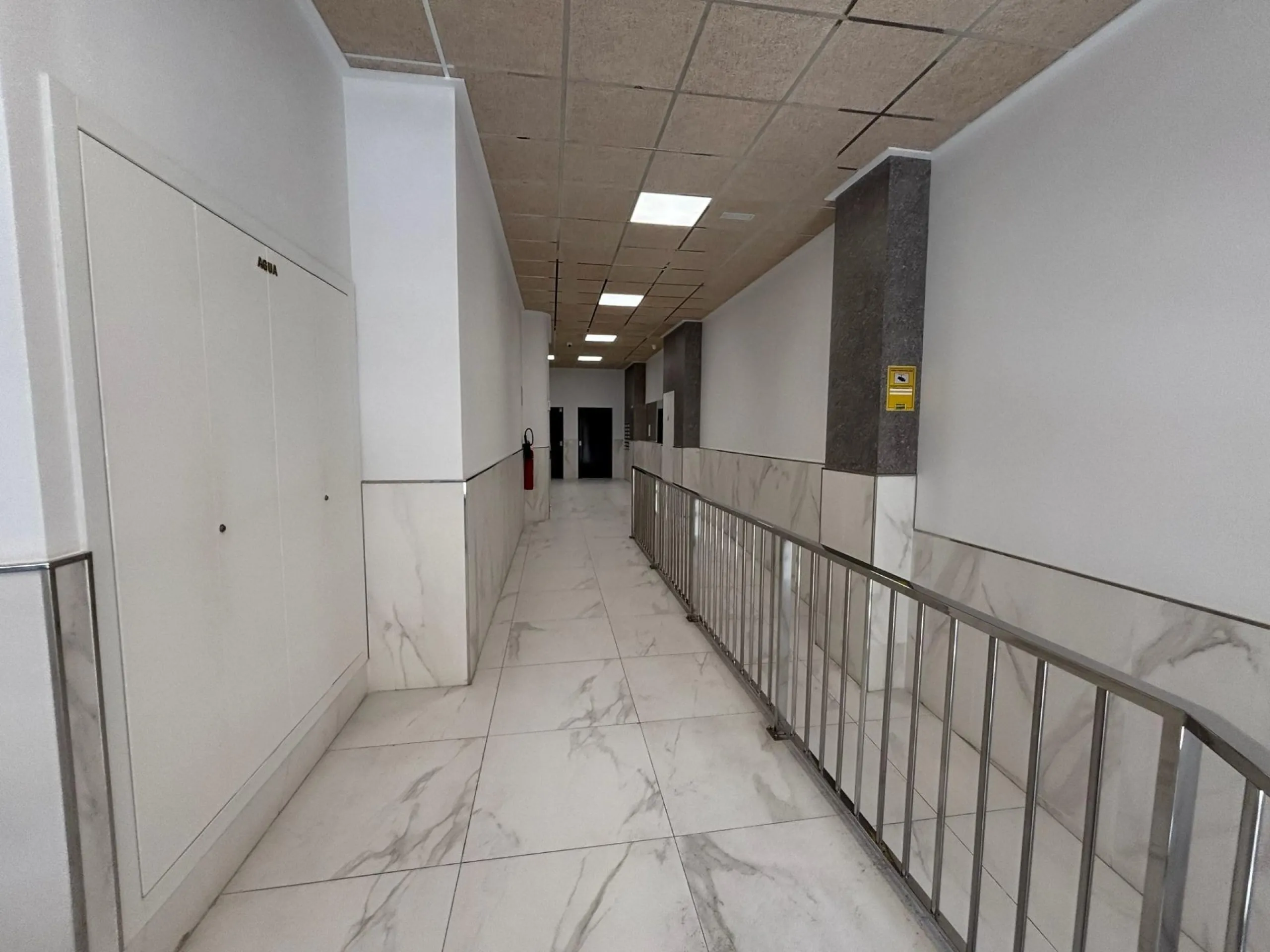 Espectacular apartamento a 100m de la playa con piscina y garaje – Calle Noruega playa Los Locos Edificio reciente