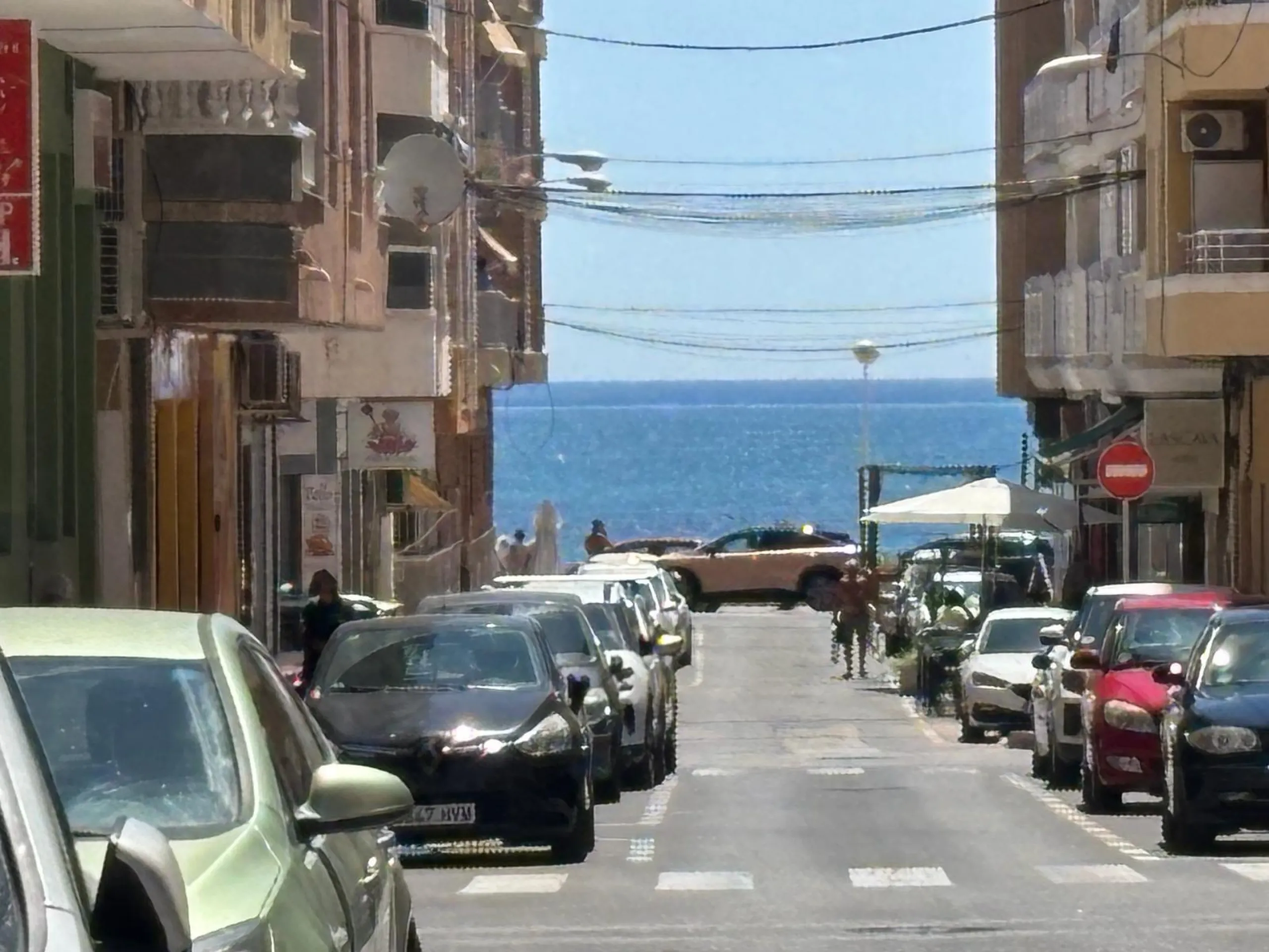 Espectacular apartamento a 100m de la playa con piscina y garaje – Calle Noruega playa Los Locos Edificio reciente