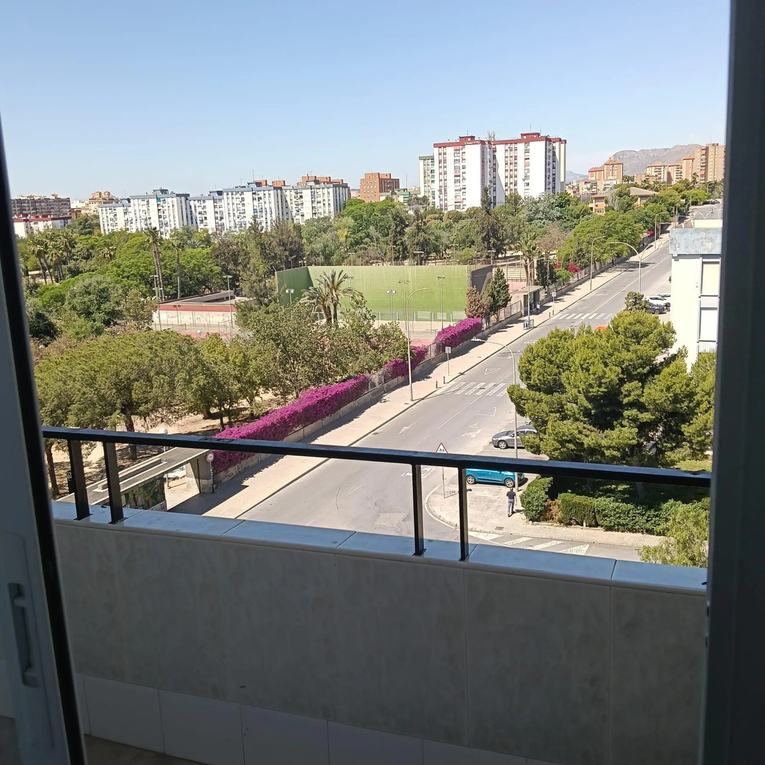 Пентхаус с видом на парк в Аликанте, полностью отремонтированный