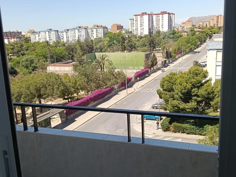 Пентхаус с видом на парк в Аликанте, полностью отремонтированный