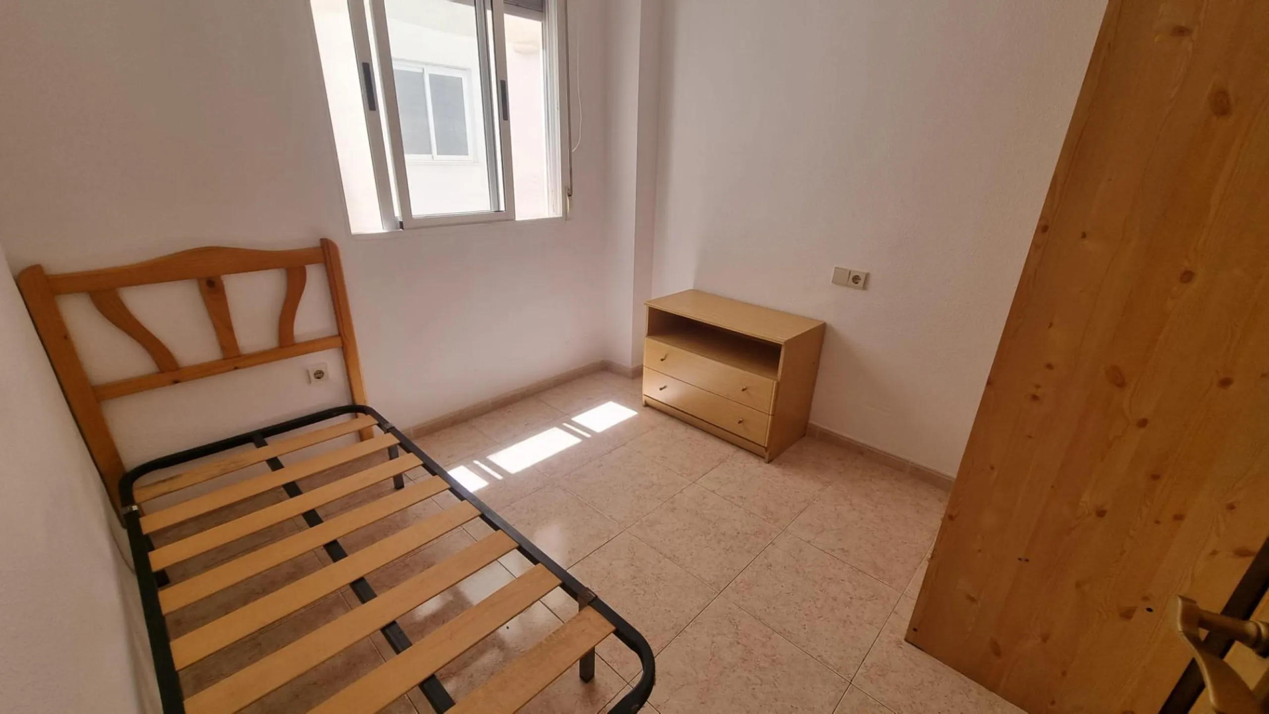 Amplio Apartamento en el Corazón de Torrevieja por €123,000