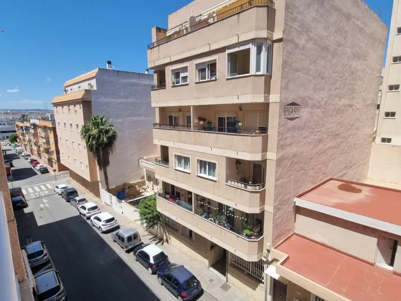 Amplio Apartamento en el Corazón de Torrevieja por €123,000