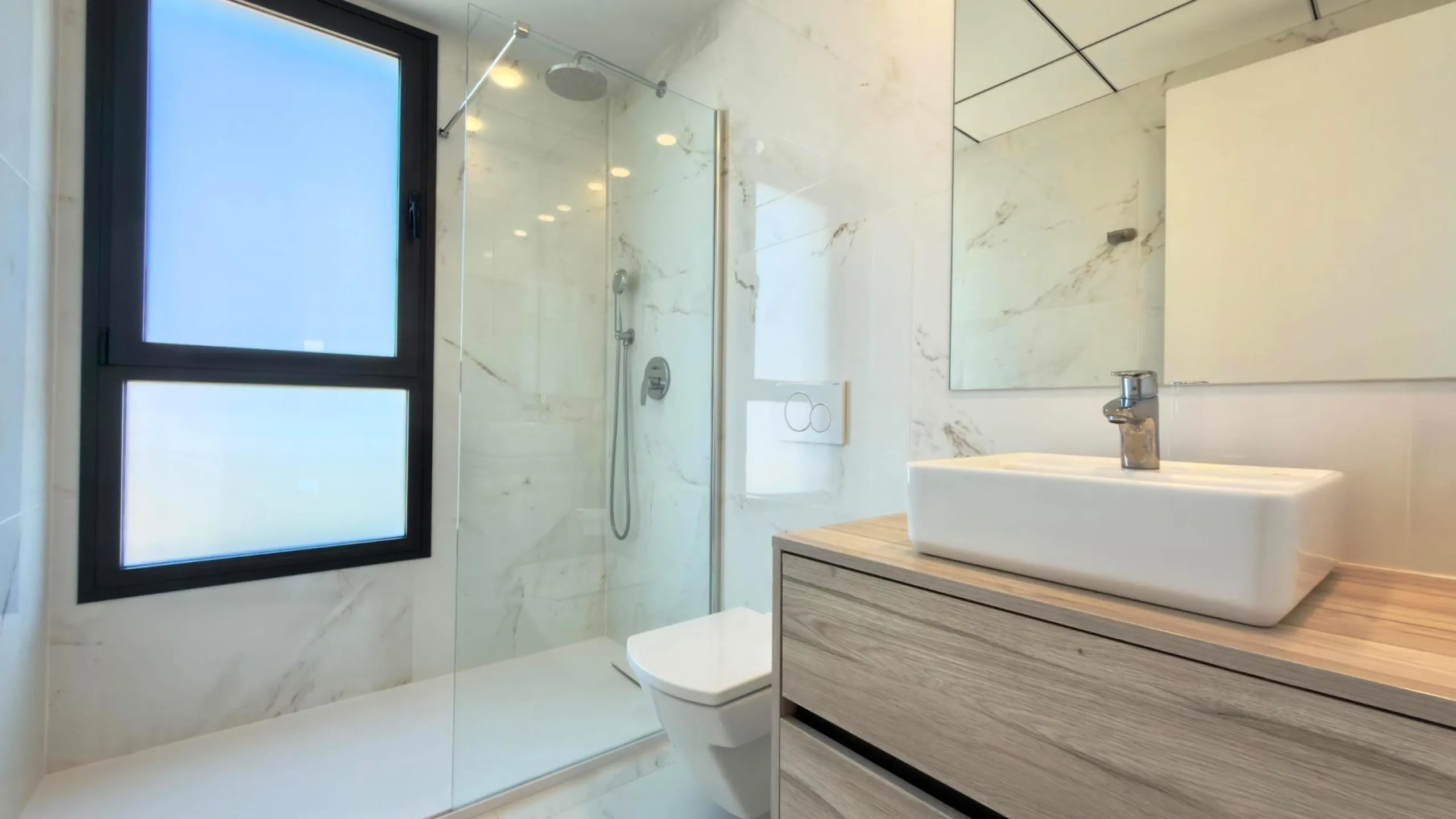 Exclusivo apartamento en Benidorm Beach listo para entrar a vivir