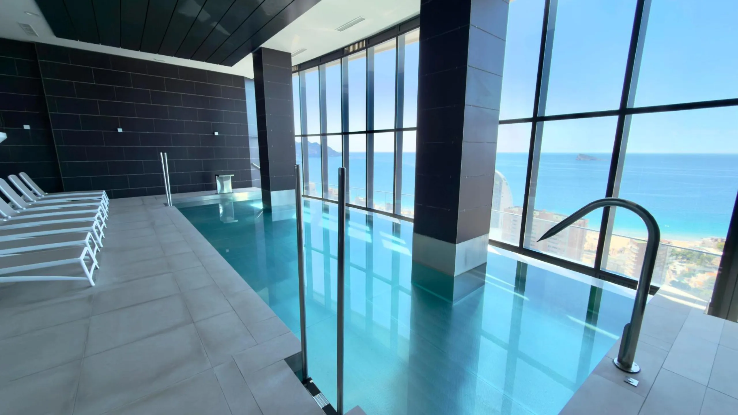Exclusivo apartamento en Benidorm Beach listo para entrar a vivir
