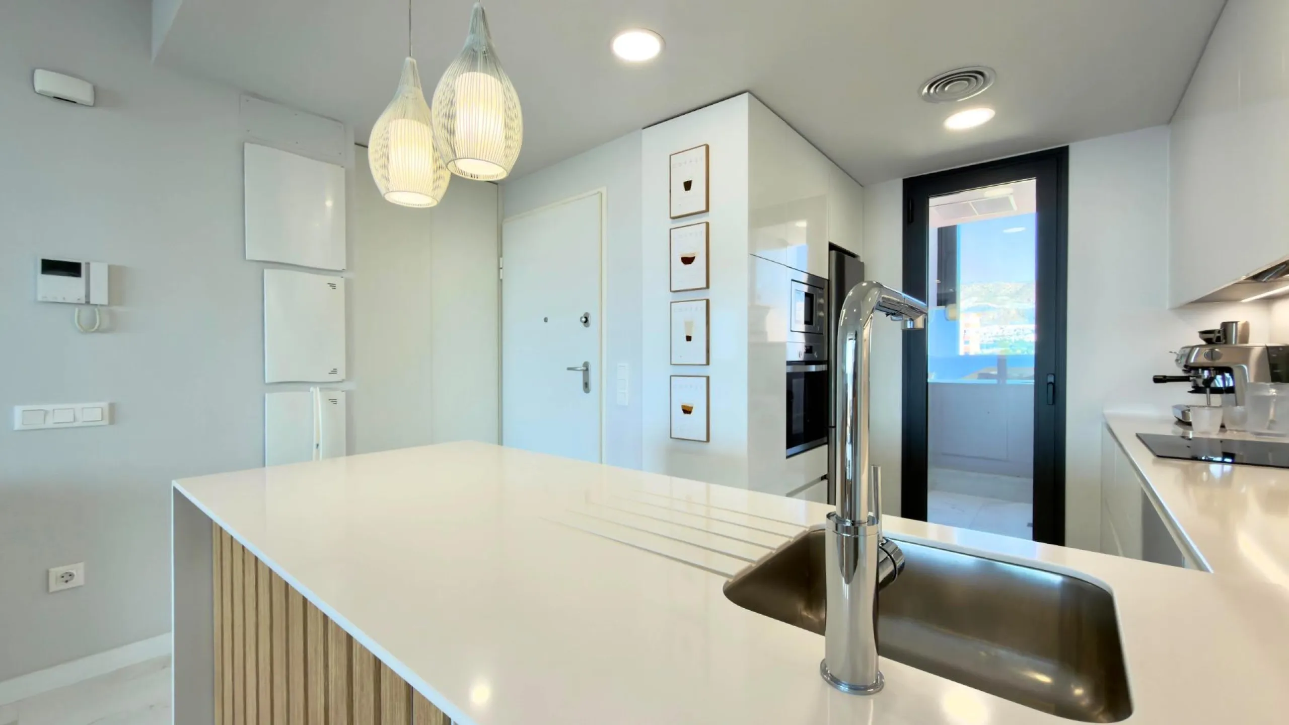 Exclusivo apartamento en Benidorm Beach listo para entrar a vivir