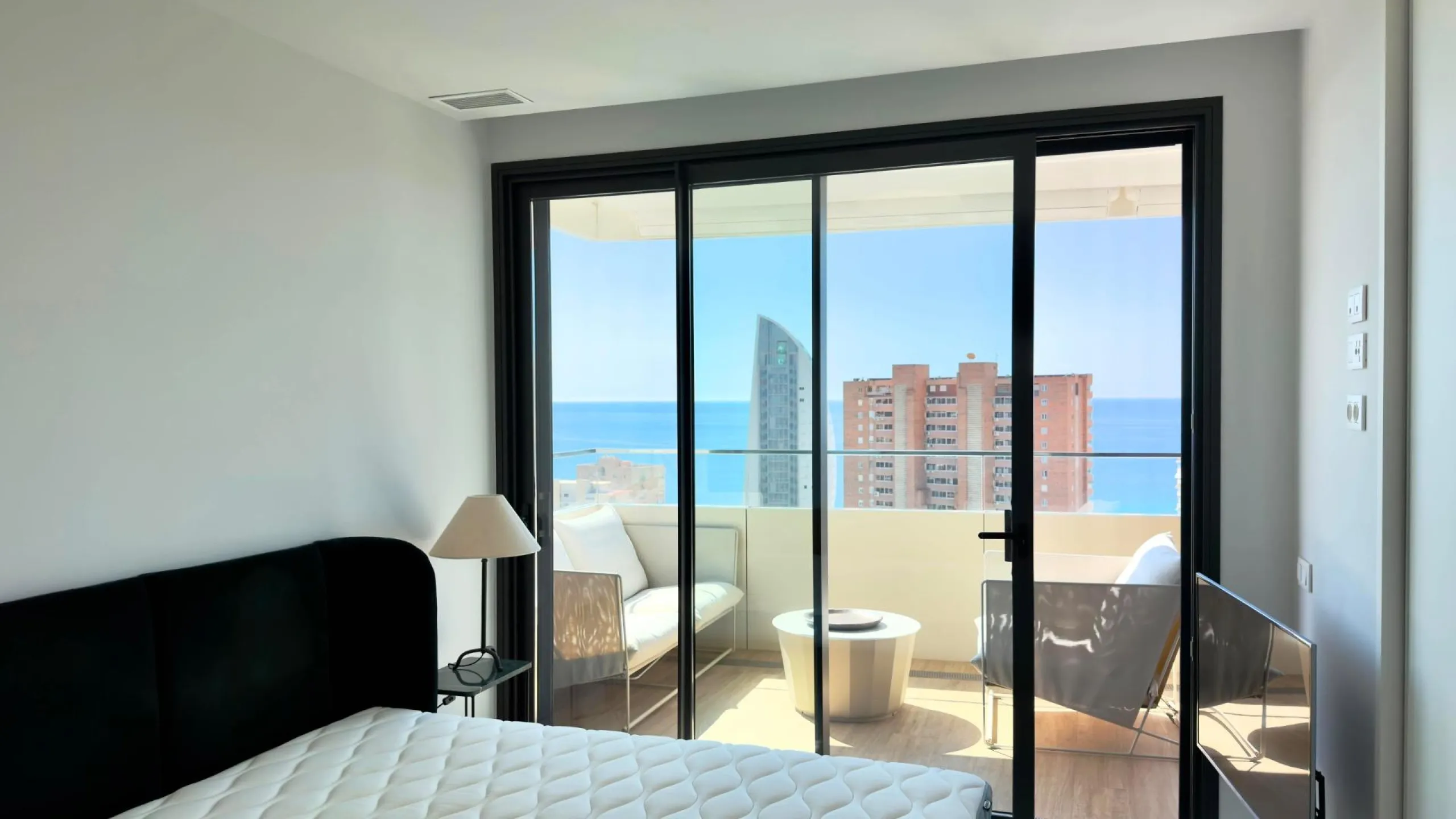 Exclusivo apartamento en Benidorm Beach listo para entrar a vivir