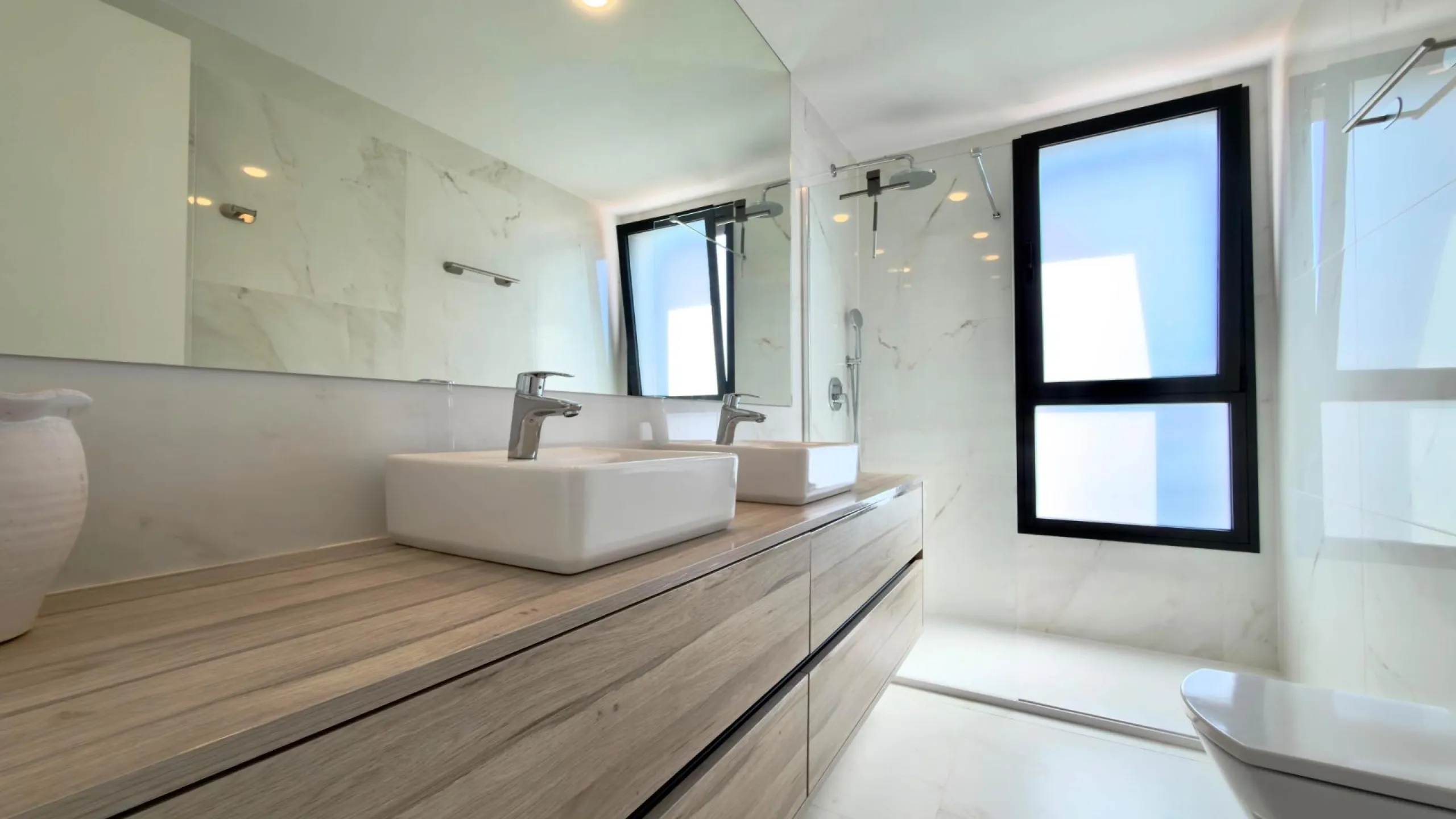Exclusivo apartamento en Benidorm Beach listo para entrar a vivir