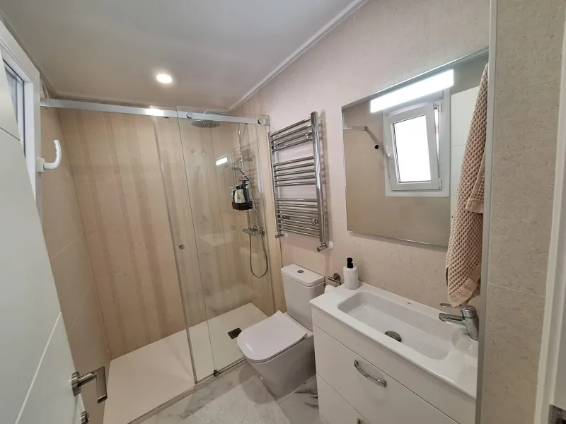 Encantador Chalet Reformado con Piscina en Pinar de Campoverde