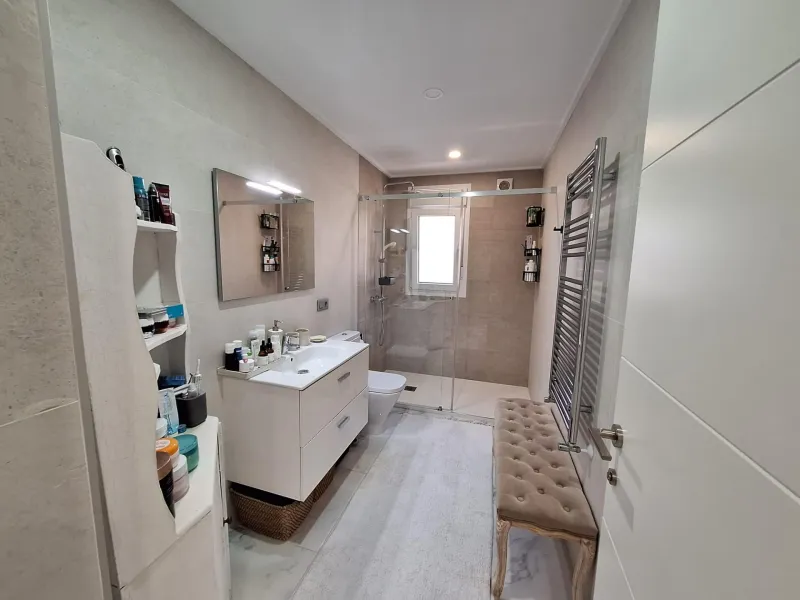Encantador Chalet Reformado con Piscina en Pinar de Campoverde