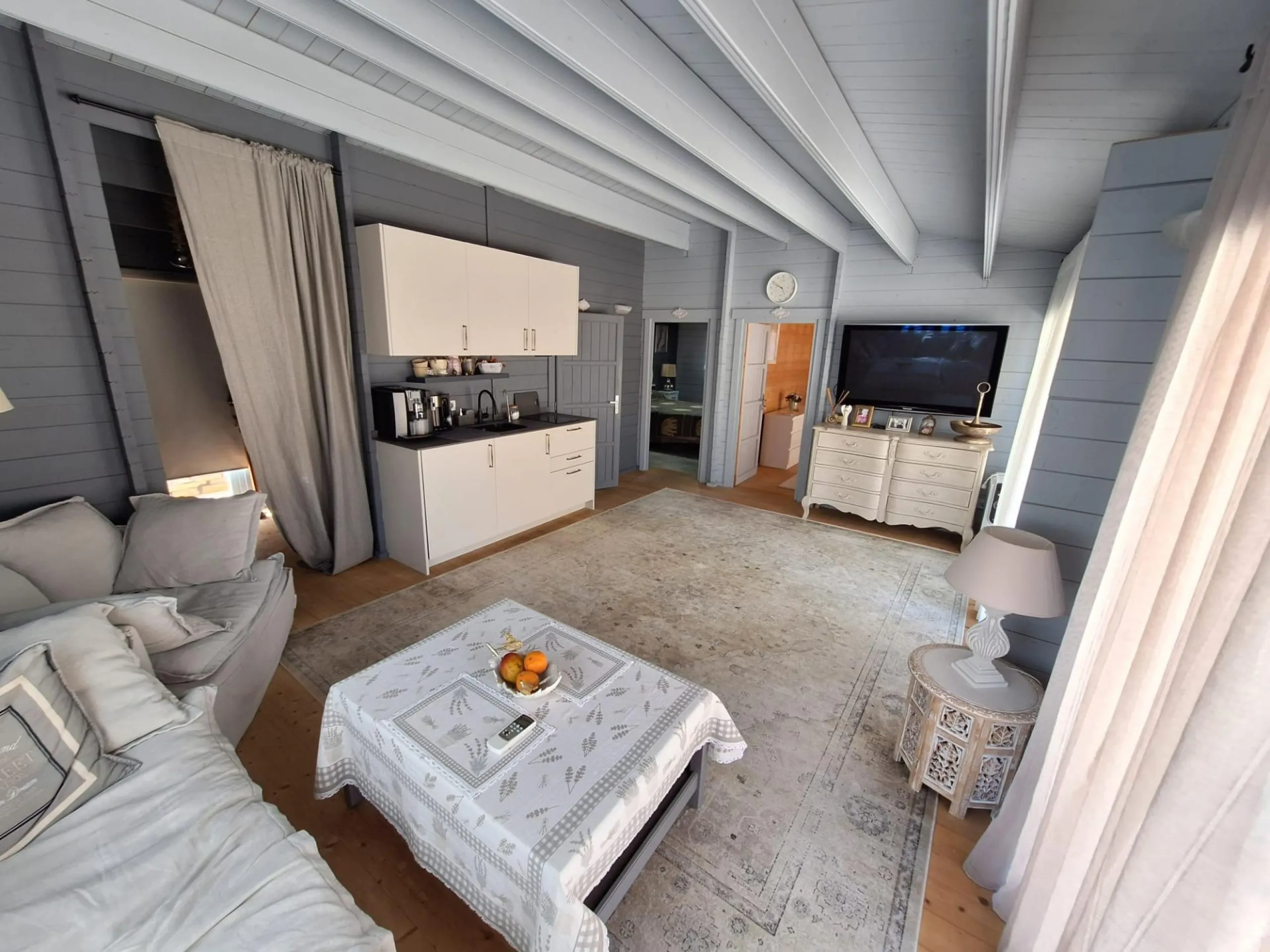 Encantador Chalet Reformado con Piscina en Pinar de Campoverde