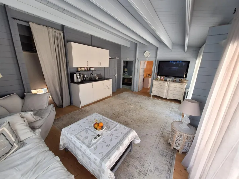 Encantador Chalet Reformado con Piscina en Pinar de Campoverde
