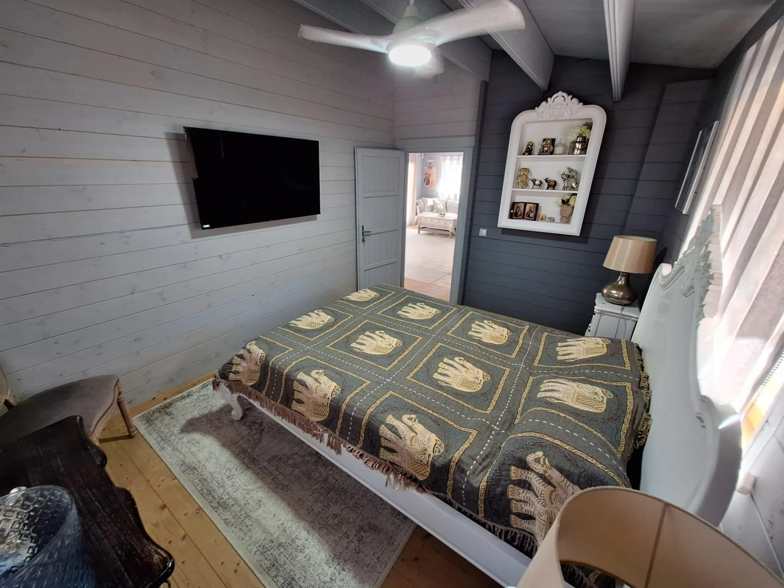 Encantador Chalet Reformado con Piscina en Pinar de Campoverde