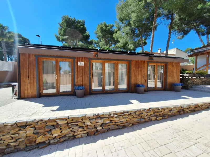 Encantador Chalet Reformado con Piscina en Pinar de Campoverde