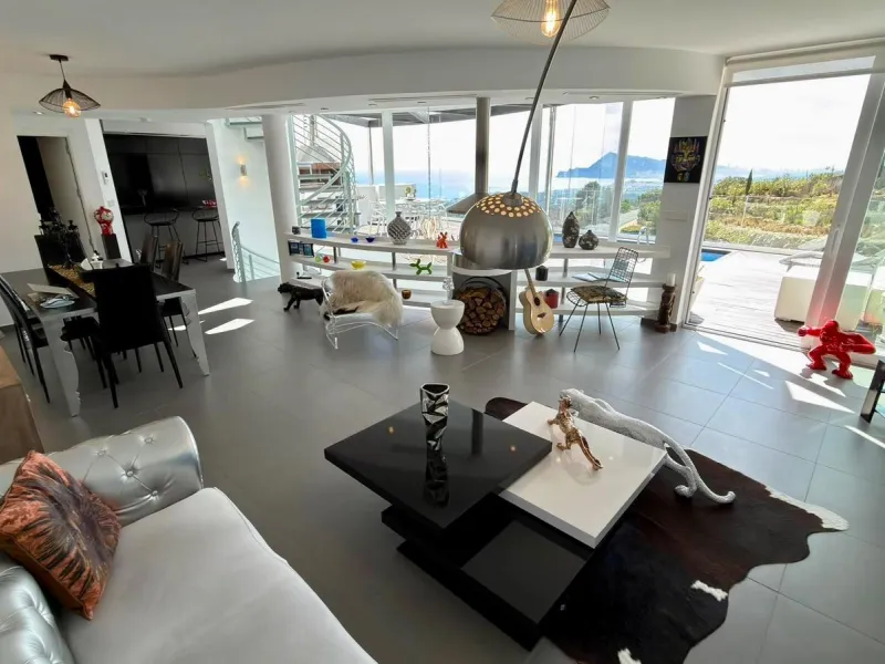Exclusivo penthouse en Altea con espectaculares vistas panorámicas a la Bahía de Altea y al mar Mediterráneo 🌊
