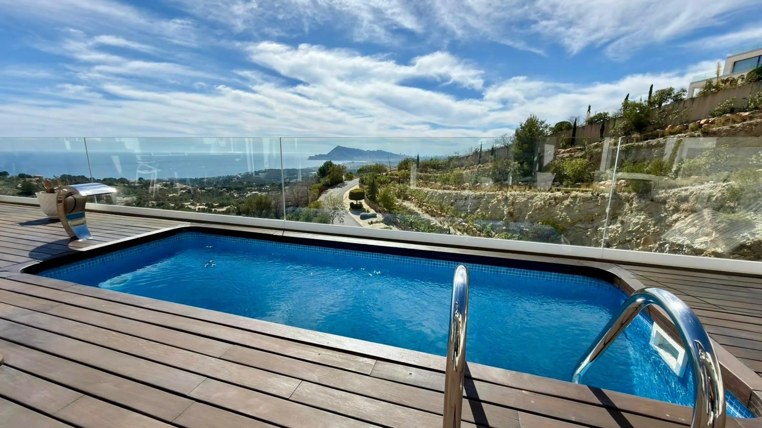 Exclusivo penthouse en Altea con espectaculares vistas panorámicas a la Bahía de Altea y al mar Mediterráneo 🌊